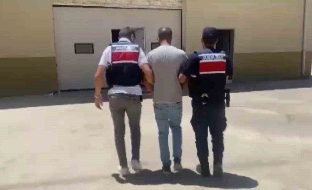 Göçmen Kaçakçılarına Operasyon: 19 Kişi Tutuklandı