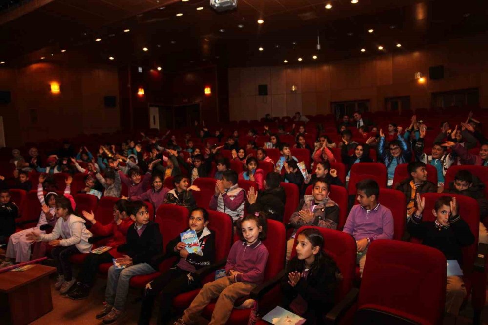 Ahlat’ta “Hürkuş Ve Gökbey Müzikal Gösterisi”