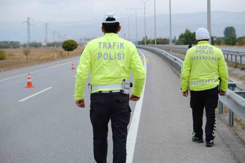 ‘Ölüm Kavşağı’ Denilen Kavşakta Drone İle Trafik Denetimi