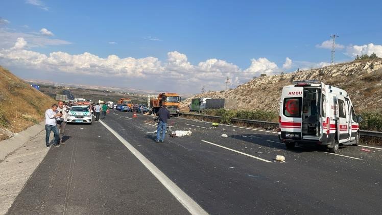 Gaziantep Şanlıurfa Otobanında Feci Kaza