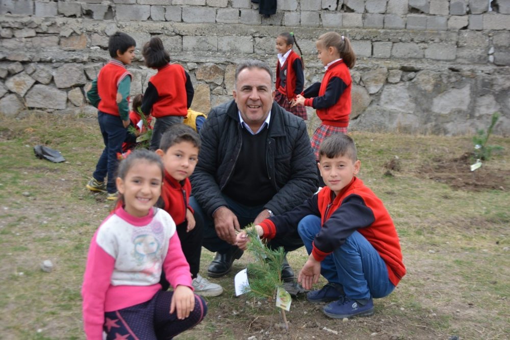 100. Yıl Dönümüne Günler Kala 100 Fidan Dikildi