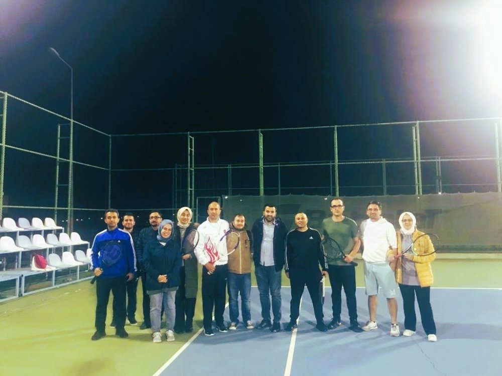 Ebyü Erkekler Kort Tenis Turnuvası Son Buldu