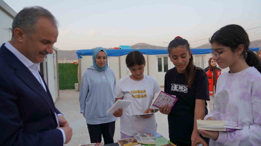 Başkan Kılınç, Kitap Bağış Kampanyasında Öğrencilerle Buluştu